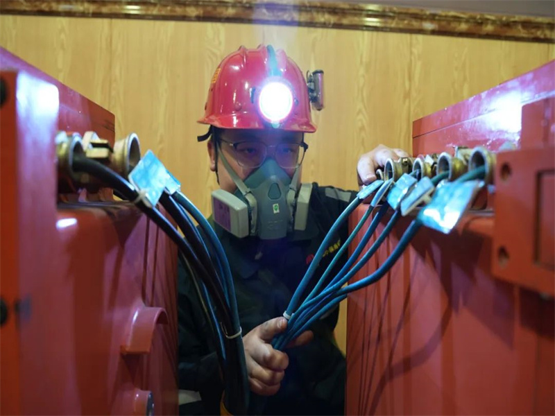 051688548325145627.jpg 年中成績單丨運維分公司:“上學期”交出優(yōu)異“成績單”.jpg