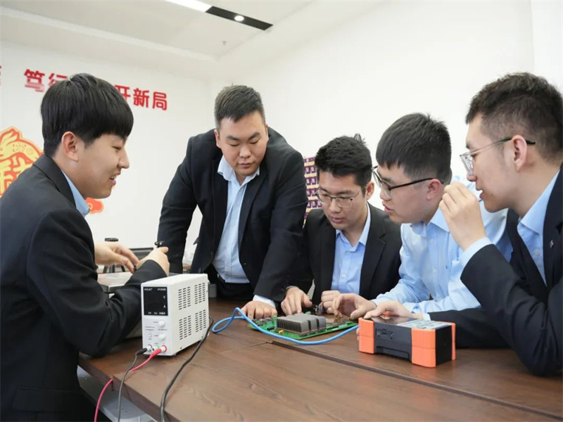 051688548340282693.jpg 年中成績單丨運維分公司:“上學期”交出優(yōu)異“成績單”(2).jpg